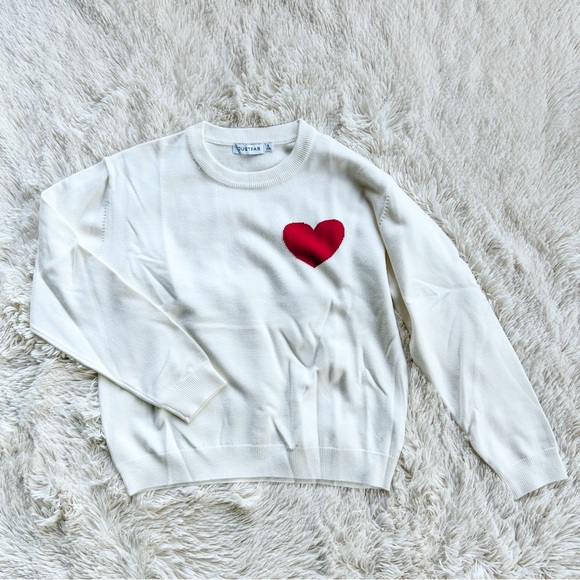 Heart Sweater - Picture 1 of 3